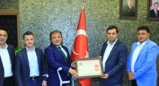 GAZİLERDEN BAŞKAN ÇAKIN'A JEST.