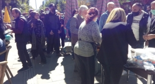 Kent Konseyi Kadın Meclisi Başkanı Rezzan Çağlar Mevlüt okuttu.