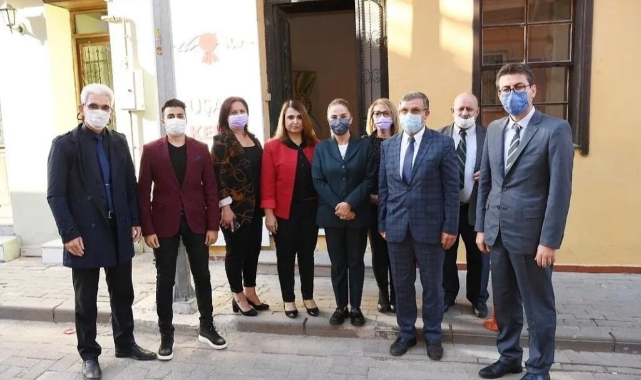 Uşak Valisi Funda Kocabıyık, Uşak Kent Konseyi’ni ziyaret etti.