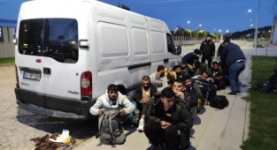 Afyon ve Uşak'ta kaçak sığınmacı operasyonu.