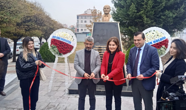 GEDİK HOLDİNG Yönetim Kurulu Başkanı Hülya GEDİK, Halil Kaya Gedik Bulvarı'nda bulunan babasına ait büstün açılışı için Uşak'a geldi.