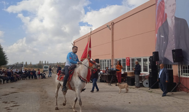 Muhtar İlyas Sungur bir ilki gerçekleştirdi.Ortaköy'de Tarhana festivali düzenlendi.