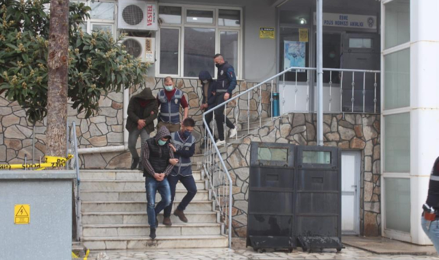 Uşak’ta 2 torbacı tutuklandı