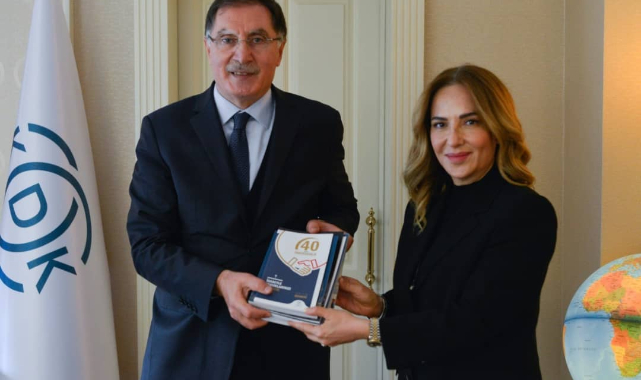 Vali Funda Kocabıyık Kamu Başdenetçisi Şeref Malkoç’u makamında ziyaret etti.