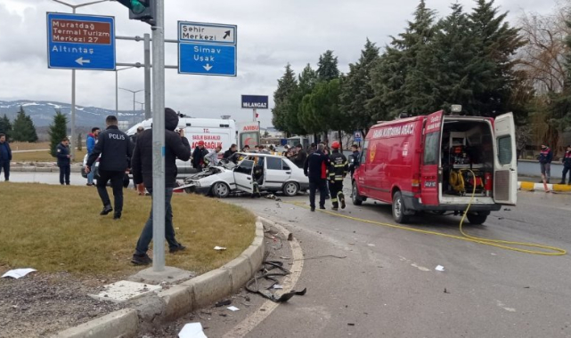 Kütahya’nın Gediz ilçesinde iki aracın çarpışması sonucu meydana gelen trafik kazasında 7 kişi yaralandı.