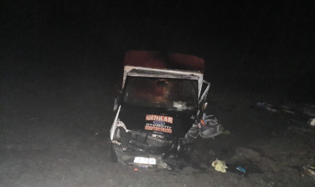 Sarigöl’de kontrolden çıkan kamyonet takla attı: 3 yaralı