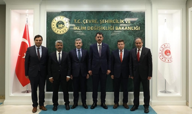 VALİ,AK PARTİ MİLLETVEKİLLERİ,İL BAŞKANI VE BELEDİYE BAŞKANI MEHMET ÇAKIN'DAN BAKAN MURAT KURUM'A ZİYARET.