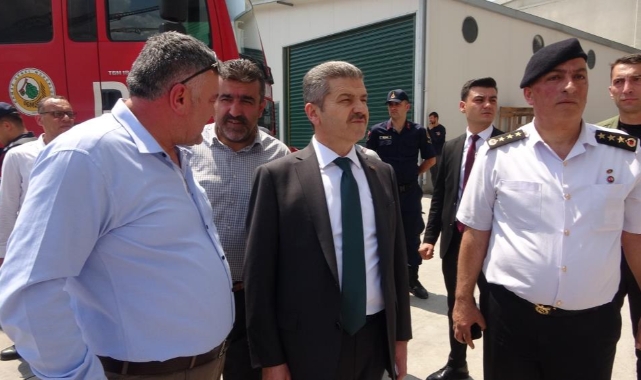 Vali Dr. Turan Ergün Yangın çıkan fabrikada incelemelerde bulundu