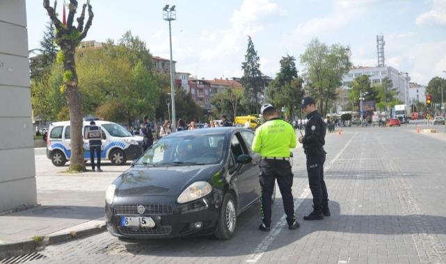 Uşak'ta bin 471 sürücüye para cezası