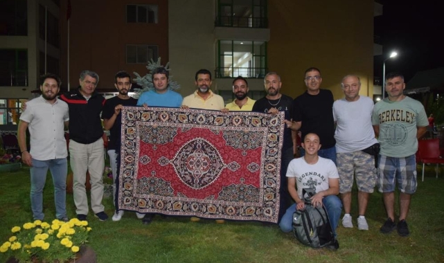 Huzurevi sakinleri folklor ekibiyle Ankara havası oynadı