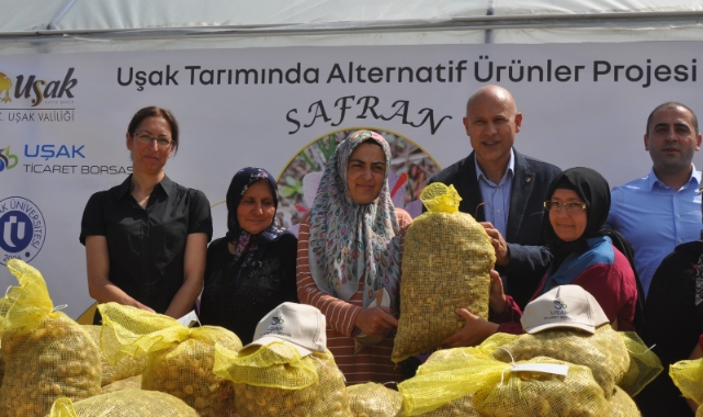 UŞAK TİCARET BORSASINDA BÜYÜKOTURAK KÖYÜ TARIMINA “ALTERNATİF” DESTEK