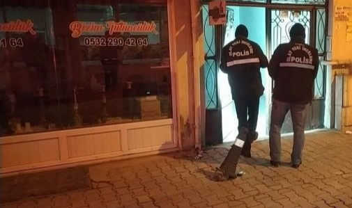 Sevgili çiftin kavgası kanlı bitti: Kadın, sevgilisini bıçaklayarak öldürdü
