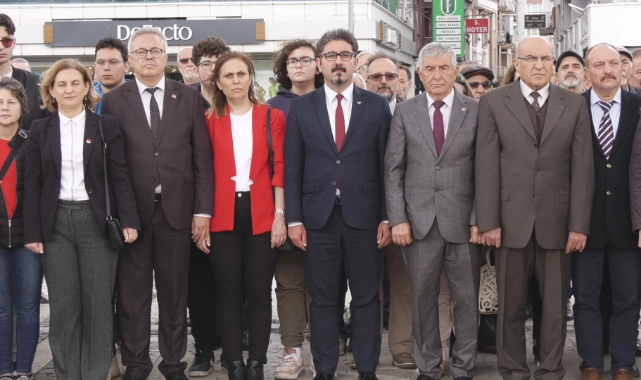 CUMHURİYET HALK PARTİSİ UŞAK İL TEŞKİLATI 23 NİSAN ULUSAL EGEMENLİK VE ÇOCUK BAYRAMI KAPSAMINDA ATATÜRK ANITINA ÇELENK BIRAKMA TÖRENİ DÜZENLEDİ