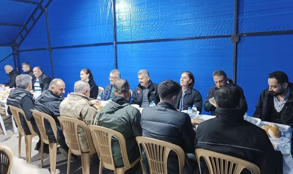 Vali Dr. Turan Ergün İftar Programında Vatandaşlarla Bir Araya Geldi
