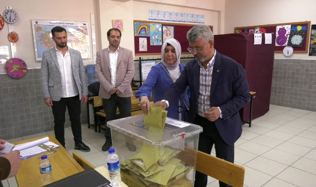 AKP Uşak Milletvekili Av. Mehmet Altay Oyunu Kullandı