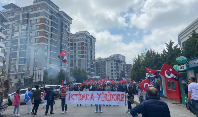CUMHURİYET HALK PARTİSİ'NİN İKTİDARA YÜRÜYORUZ YÜRÜŞÜ DÜZENLEDİ