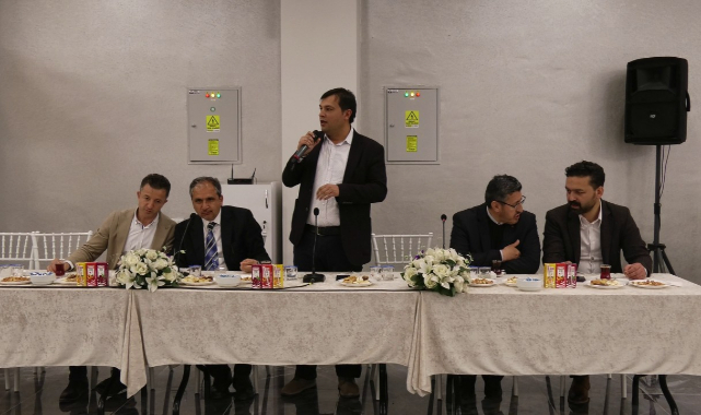 Uşak Belediye Başkanı Mehmet Çakın ve AK Parti Uşak Milletvekili Adayları Karaağaç Düğün Salonu'nda Ciritçiler ve Aileleri İle Bir Araya Geldi.