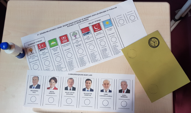 BAKALIM HANGİSİ ANKARA' YA GİDECEK, UŞAK' TA KIYASIYA 3. VEKİL YARIŞI, SON DAKİKALAR