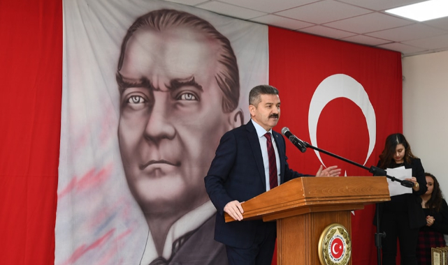 UŞAK VALİSİ DR. TURAN ERGÜN ÇALIŞANLARIN 1 MAYIS EMEK BAYRAMINI KUTLADI