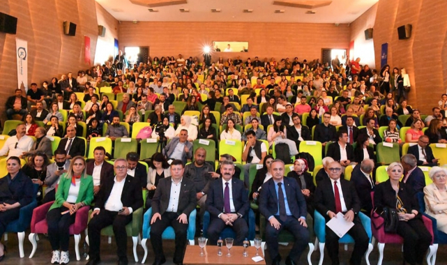 AKREDİTASYON SÖZLEŞMESİ İMZALANDI TED KANYON KOLEJİ İLE UŞAK'TA