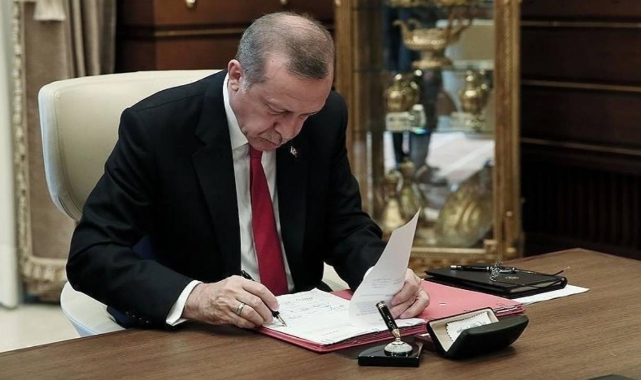 Atama kararları Cumhurbaşkanı Erdoğan'ın imzasıyla Resmi Gazete'de! Fahrettin Altun detayı dikkat çekti