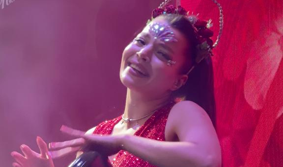 Darbukanın Kraliçesi Ceren Özdemir Moda Fest'te