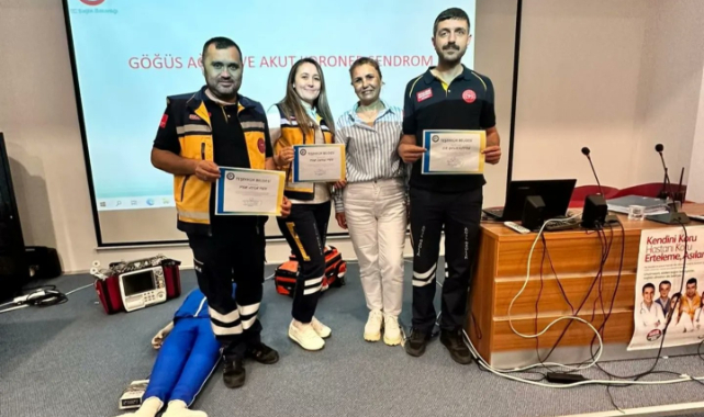 Uşak Sağlık Müdürlüğünden mezun öğrencilere paramedik eğitimi
