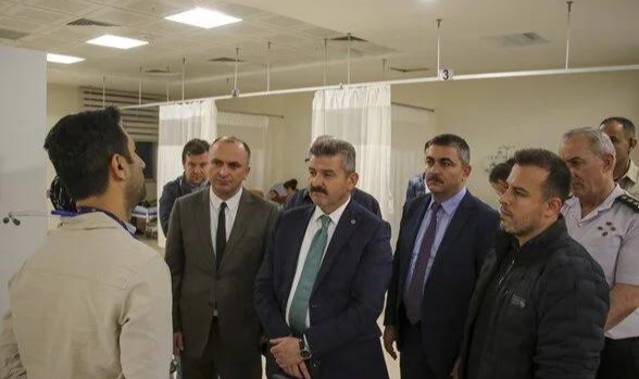 Uşak'ta zehirlenme şüphesi: 25'i çocuk, 35 kişi hastaneye kaldırıldı