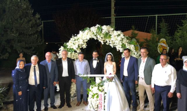 Karma Organize Sanayi Bölgesi Başkanı Coşkun Güngör’ün oğlu dünya evine girdi