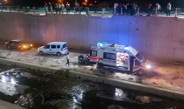 Uşak’ta çay kenarındaki seyir balkonu çöktü: 2 yaralı