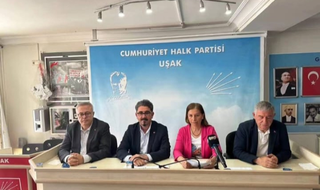 Cumhuriyet Halk Partisi Kadın Kolları Basın Açıklaması İçin Tek Yürek Oldu