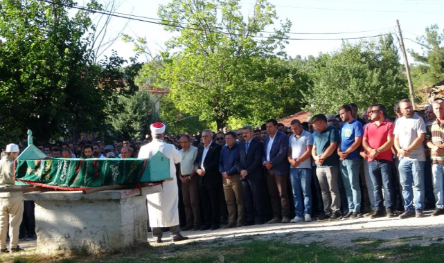 Kazada hayatını kaybeden iki arkadaş son yolculuklarına uğurlandı
