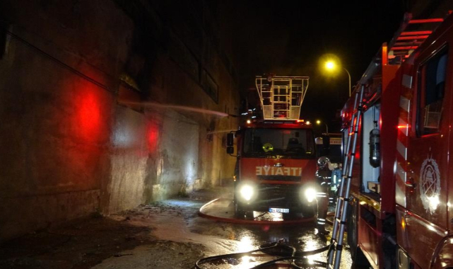 Uşak’ta tekstil fabrikasında çıkan yangın söndürüldü