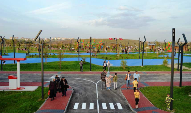 Kütahya'da, yapımı tamamlanan Yedigöller 100. Yıl Kültür Parkı'nın açılışı yapıldı