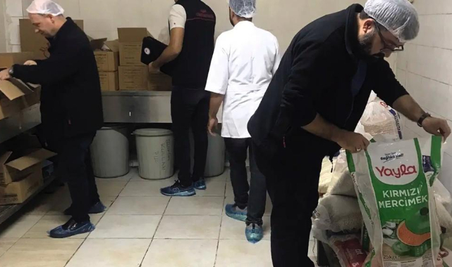 Uşak'taki öğrenci zehirlenmelerinin ardından gıda denetim ekiplerinden okullara baskın