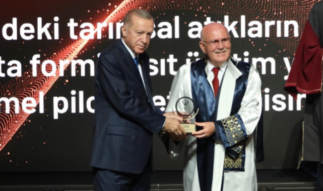 Uşak Üniversitesi, Yeni Akademik Yıl Açılışında Büyük Gurur Yaşadı.
