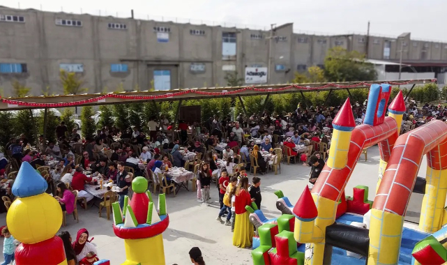 Uşak'lı Ağaoğlu Tekstil'de düzenlenen etkinlikte Cumhuriyetin 100.yıl coşkusunu yaşadılar