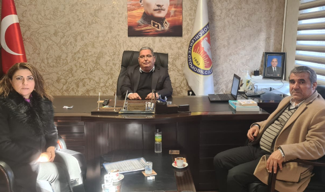 Egem TV Genel Müdürü Utku Demiröz ve Egem TV Yönetim Kurulu Başkanı Soner Demiröz, Uşak Şoförler ve Otomobilciler Esnaf Odası Başkanı Mustafa Korkmaz'ı ziyaret etti.