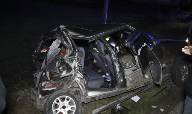 İşçi servisi ile otomobilin çarpıştığı kazada 7 kişi yaralandı