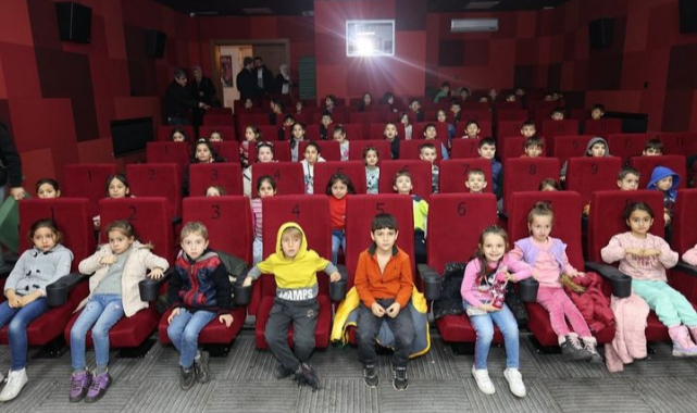 Simav Belediyesi Beyce İlkokulu Öğrencileri Sinemayla Buluşturdu