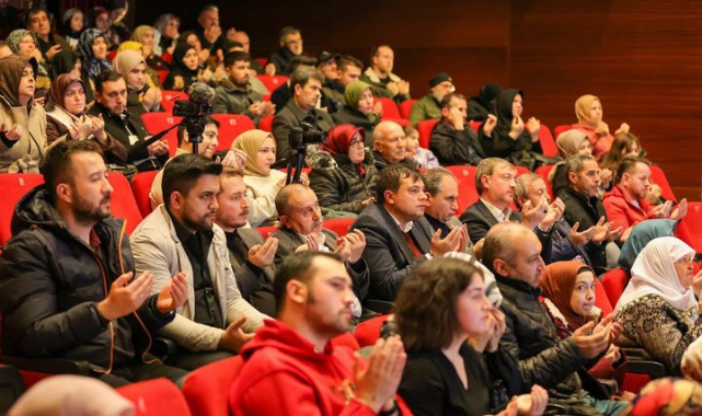 Uşak Belediye Başkanı Mehmet Çakın AK Parti Uşak Milletvekili İsmail Güneş ile birlikte “Üç Başlangıcı ve Regaip Kandili Özel” programına katıldılar