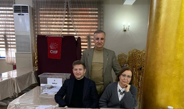 Uşak CHP İl Genel Ve Belediye Meclis Üyeleri̇ İçin Sandık Başına Gitti