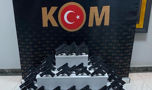 Uşak’ta çok sayıda kaçak silah ele geçirildi