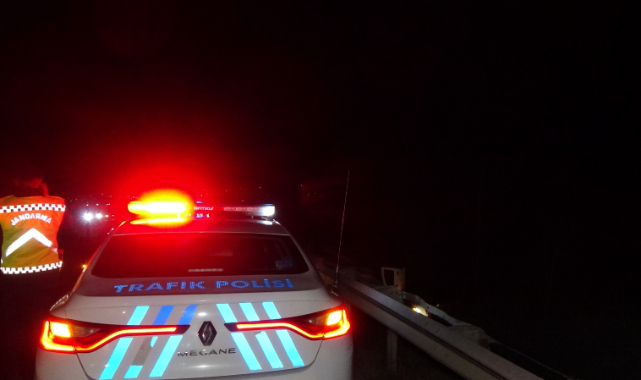 Şarampole yuvarlanan araçta aynı aileden 4 kişi yaralandı