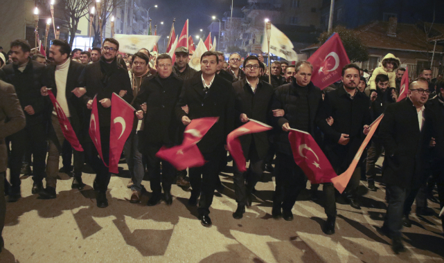 AK PARTİ'DEN MEHMET AKİF ERSOY MAHALLESİNDE BÜYÜK MİTİNG,Uşak Belediye Başkanı Çakın, seçim sürecinde mahallelerde yaptıkları mitinglerin muhalefet parti genel başkanlarının mitinglerinden daha kalabalık olduğunu belirtti.