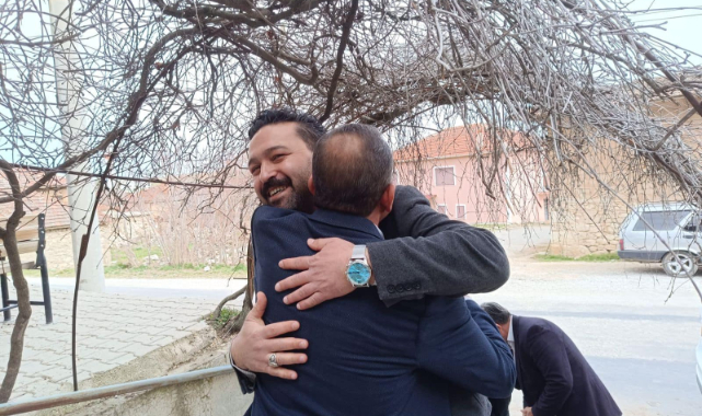 AK PARTİ UŞAK İL GENEL MECLİSİ ÜYESİ ADAYI MEHMET BAYAR KÖY KÖY DOLAŞIYOR.