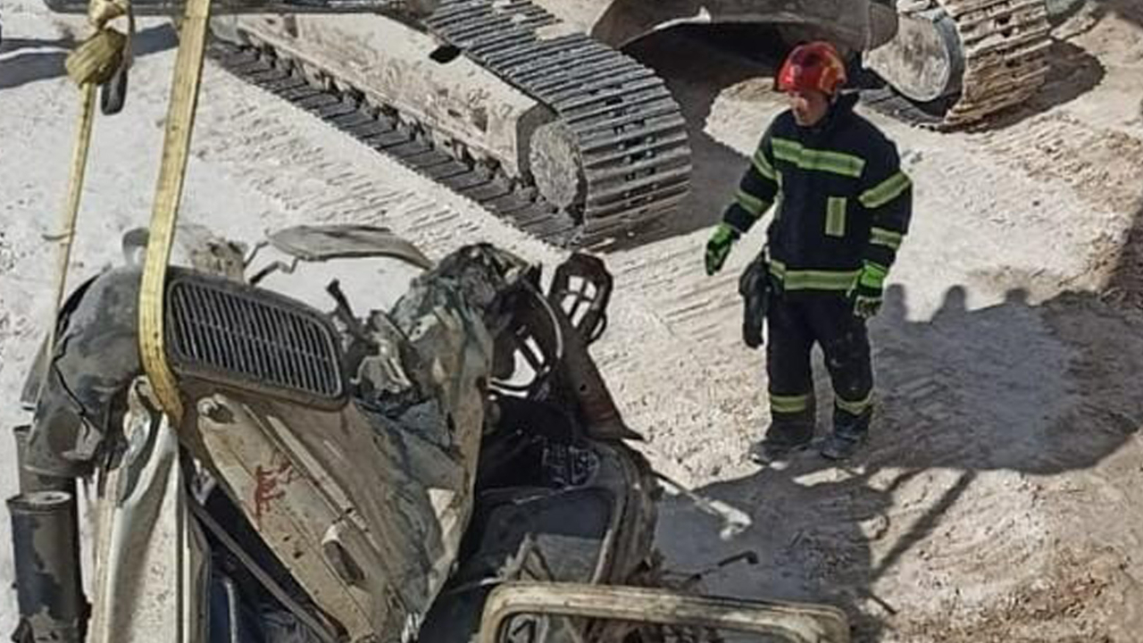Denizli'nin Çal ilçesinde yoldan çıkarak uçuruma yuvarlanan kamyonun Uşak'lı sürücüsü hayatını kaybetti.