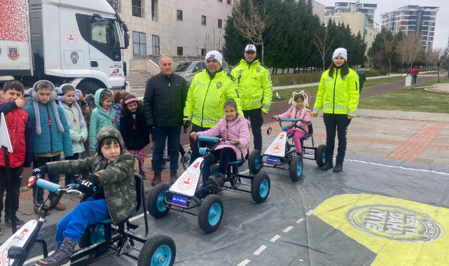 Mobil Trafik Eğitim Tırını son durağı Uşak oldu