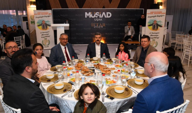 MÜSİAD Uşak Yetim Çocuklar İçin İftar Yemeği Verdi