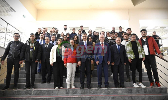 Prof. Dr. Hasan Mandal, Uşak Üniversitesi öğrencileriyle bir araya geldi